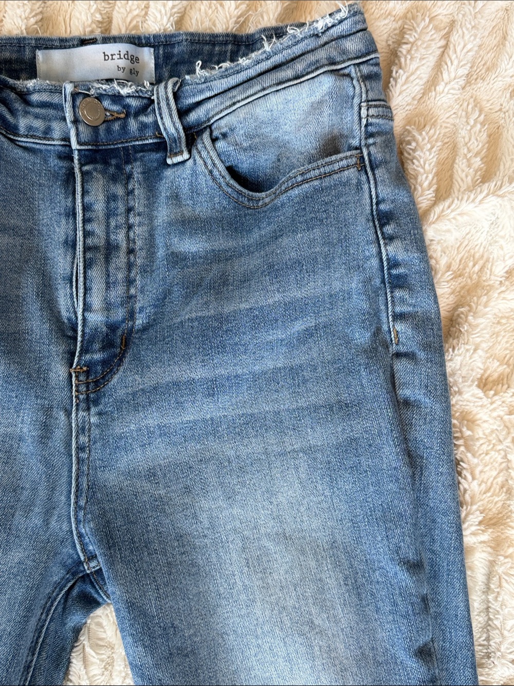 bridge by gly Distressed Bell Bottom Jeans with design 30x29 - Picture 6 of 16